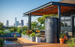 Choisir une bonne pergola adossée, c'est s'assurer de passer un été calme et reposant sur sa terrasse tout en étant à l'abri du soleil.